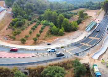 La Diputación reabre al tráfico la CV-425 entre Buñol y Alborache tras reducir a la mitad el tiempo de corte