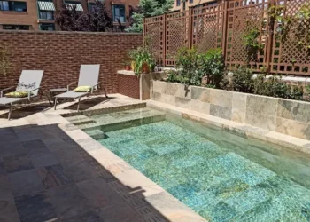 Piscinas en casa: la inversión que más crece con la llegada del calor