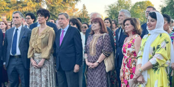 Ministros del gobierno de Sánchez de fiesta en la embajada de Marruecos en Madrid mientras Ceuta colapsa