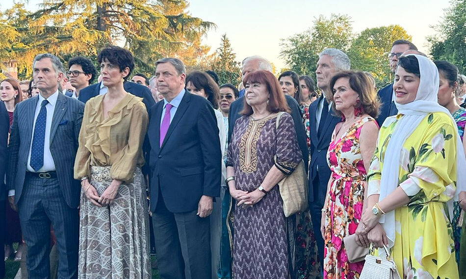 Ministros del gobierno de Sánchez de fiesta en la embajada de Marruecos en Madrid mientras Ceuta colapsa