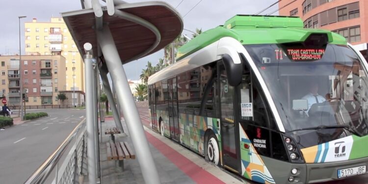 El TRAM de Castellón refuerza su servicio por el SOM Festival y la final del Mundial 1 251002 Foto TramCS