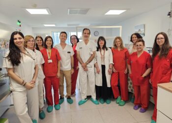 270718 foto equipo diagnostico preimplantacional scaled 1