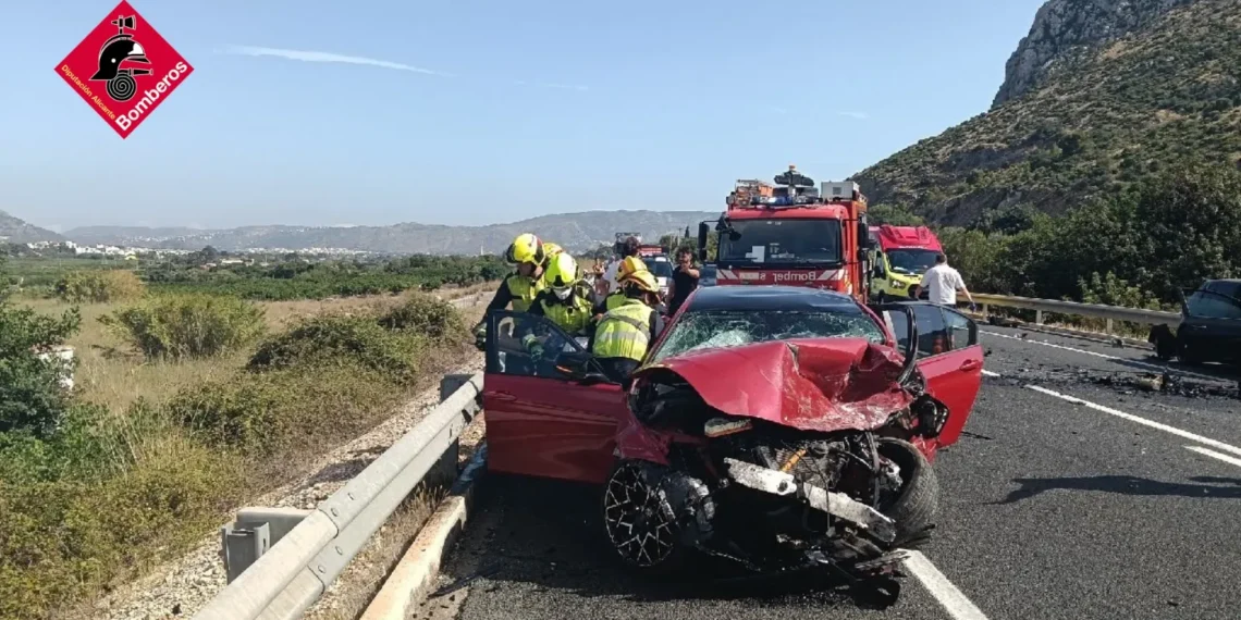 Muere un hombre de 55 años y otras dos personas resultan heridas en un choque frontal en la N-332 a la altura de Ondara 1 3e5892f0 b0bd 44b4 980e c97715540ba5 16 9 aspect ratio 1600w 0