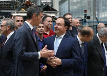 Pérez Llorca y Pedro Sánchez celebran el acuerdo entre Ford y Geely: «Asegura el futuro de Almussafes»