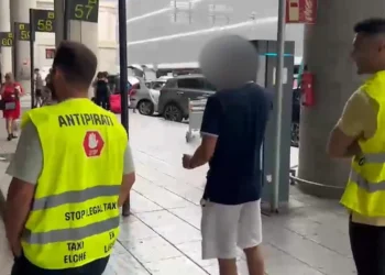 Los taxistas de Elche refuerzan la vigilancia contra los taxis pirata en el aeropuerto de Alicante-Elche 13 591d34ce 5ed6 4d56 86c9 0c92a4d0586e 16 9 aspect ratio 1600w 0
