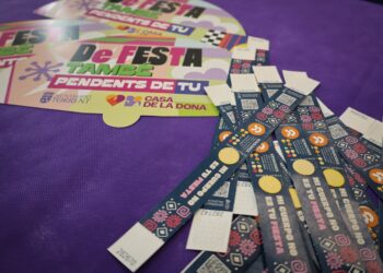 Torrent blinda sus Fiestas Patronales contra la sumisión química con pulseras detectoras de drogas en las bebidas