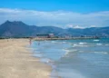 Un misterioso vertido rojizo obliga a cerrar parte de la playa del Serradal en Castellón 10 6b34021a 4dd6 40d6 83f0 1a6ae2acd7ab 16 9 aspect ratio 1600w 0