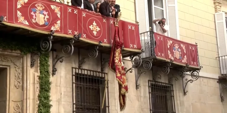 Orihuela inaugura sus fiestas de Moros y Cristianos con la tradicional salida del Oriol 1 6e1a0130 b44d 4c06 8add 94da9359ae9f 16 9 aspect ratio 1600w 0