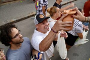 Manises regala su historia en la tradicional Cabalgata de la Cerámica 6 749629613 1638678538258646 8901966265853430358 n 2
