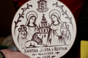 Manises regala su historia en la tradicional Cabalgata de la Cerámica 3 751136397 1638678501591983 3738868416695808867 n