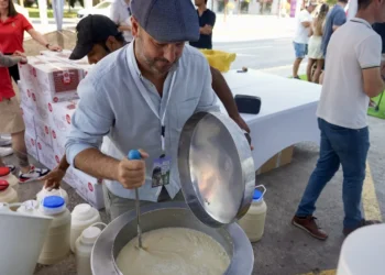 Alboraia vuelve a rendirse a su bebida mas emblematica con mas de mil litros de horchata