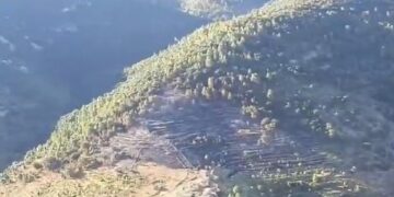 Estabilizado el incendio de Culla y controlado el fuego de Peñíscola en una intensa mañana para los servicios de extinción