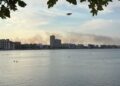 Un incendio en Peñíscola obliga a movilizar cinco medios aéreos por la cercanía de varias viviendas