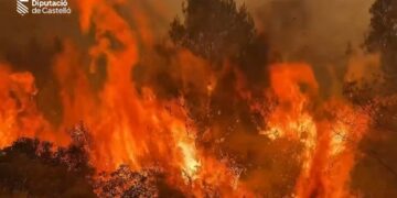 El incendio de La Vall d’Uixó arrasa más de 8.500 hectáreas mientras se vislumbra cierto optimismo