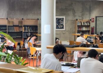 Paterna becará el 100% de la matrícula y gastos de estudio a jóvenes de alto rendimiento con dificultades económicas
