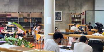 Paterna becará el 100% de la matrícula y gastos de estudio a jóvenes de alto rendimiento con dificultades económicas