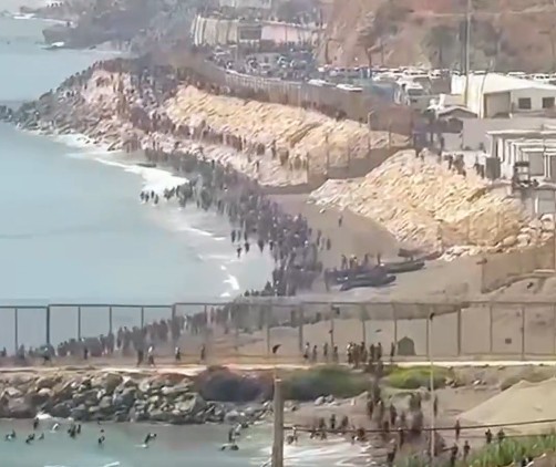 Ceuta se desborda tras una entrada masiva de miles de migrantes mientras aumenta la tensión local y la presión sobre el Gobierno 1 Ceuta se desborda tras una entrada masiva de miles de migrantes mientras aumenta la tensión local y la presión sobre el Gobierno