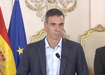 Sánchez culpa a los jueces y a las mafias de su inacción ante la mayor crisis migratoria en Ceuta