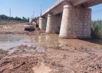 La Diputacion acomete la fase final de la ampliación del puente sobre el río Sellent en la CV-560