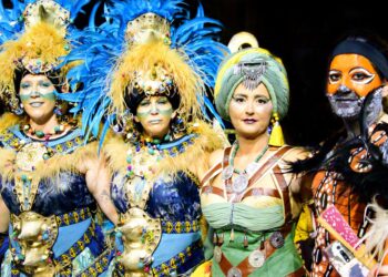 Un apagón imprevisto en Manises frustra el Desfile de Moros y Cristianos en plena ola de calor