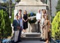 El Ayuntamiento de Valencia deposita una corona de laurel ante la estatua de Jaume I en el 750 aniversario de su fallecimiento 1