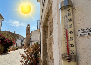 El calor abrasa el sur de Valencia con máximas de 45.4ºC antes de dar paso a tormentas en el interior