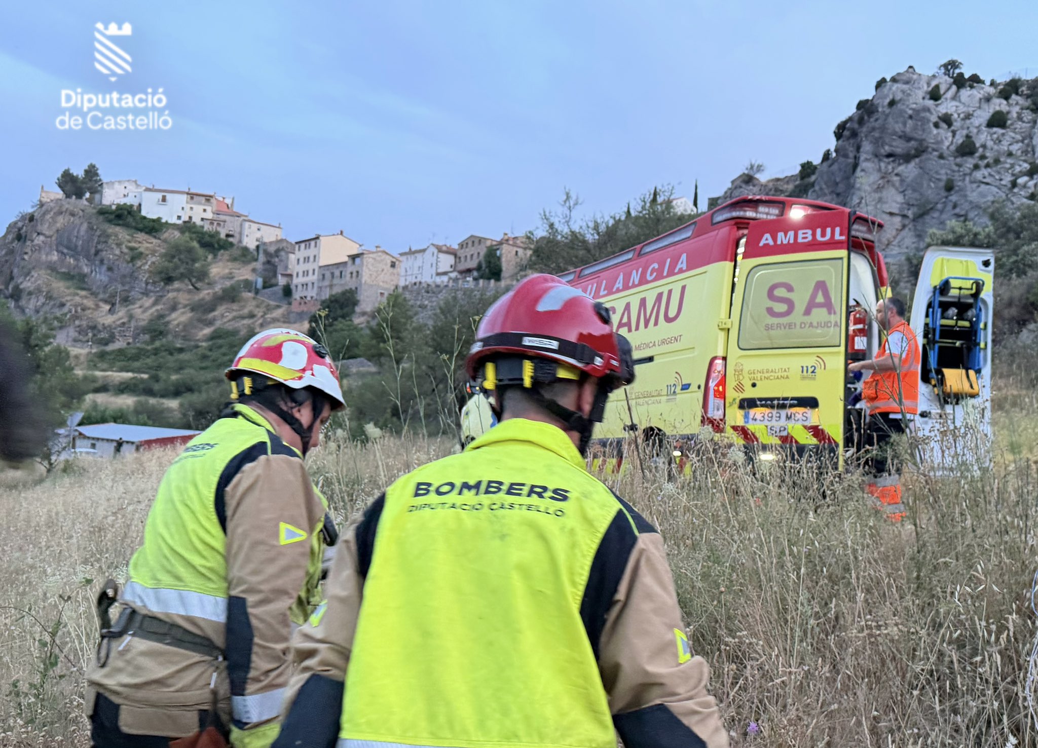 Rescate en Chodos tras caer un menor a un barranco de diez metros de altura 2 HM oJJFXMAA6VEL