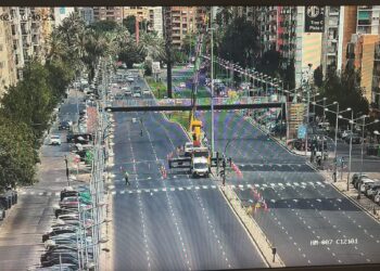 Cortan esta mañana la Avenida Ausiàs March para instalar cámaras de control de tráfico 22 Cortan esta mañana la Avenida Ausiàs March para instalar cámaras de control de tráfico