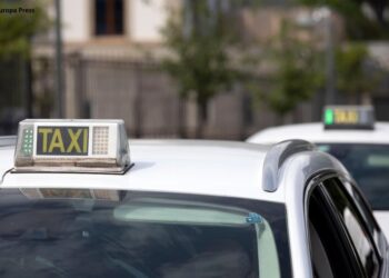El Defensor del Pueblo investiga a doce municipios de Murcia por vetar las licencias de taxi a personas con VIH