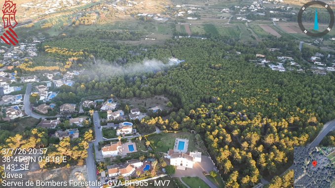 Rápida intervención de los equipos de emergencia logra extinguir un incendio forestal en Xàbia 1 Rápida intervención de los equipos de emergencia logra extinguir un incendio forestal en Xàbia