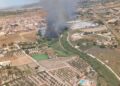 Movilizado un amplio dispositivo frente a un incendio en una vivienda en Sax cercano a una zona forestal 10 Movilizado un amplio dispositivo frente a un incendio en una vivienda en Sax cercano a una zona forestal