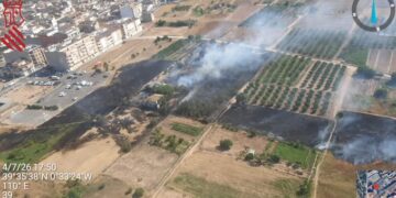 La provincia de Valencia sufre una tarde de incendios simultáneos que ocupan a los Bomberos