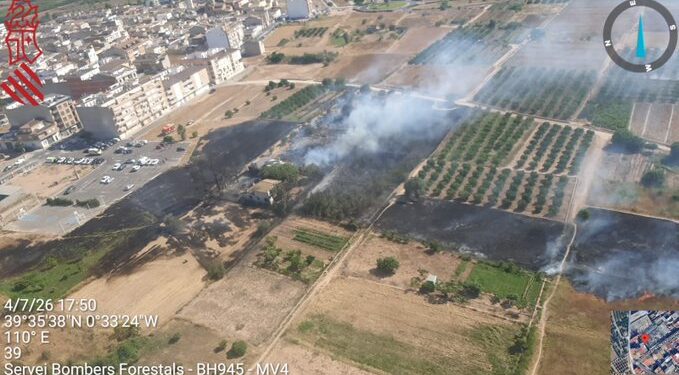 La provincia de Valencia sufre una tarde de incendios simultáneos que ocupan a los Bomberos