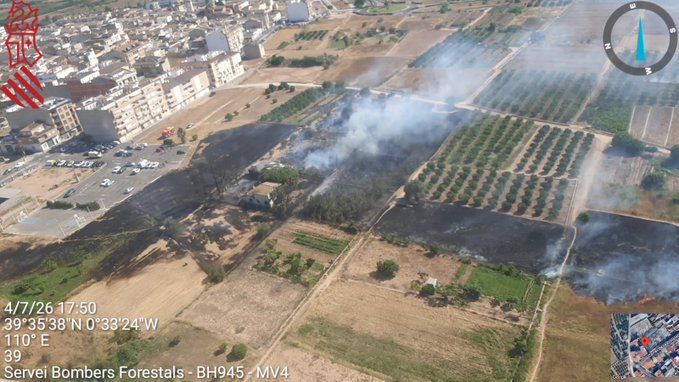La provincia de Valencia sufre una tarde de incendios simultáneos que ocupan a los Bomberos 1 La provincia de Valencia sufre una tarde de incendios simultáneos que ocupan a los Bomberos