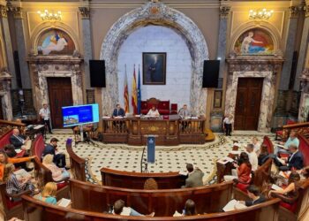 Valéncia aprueba mantener San Vicente Mártir y San Vicente Ferrer como festivos locales en 2027