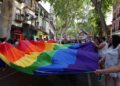 Xàtiva se tiñe con los colores del arco iris en una marcha por el Orgullo y la diversidad