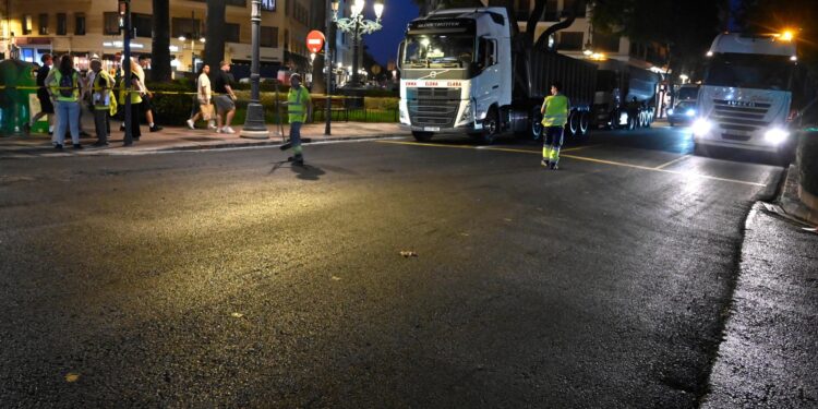 Arranca el reasfaltado nocturno con pavimento fonoabsorbente en la Gran Vía Marqués del Túria 1 Arranca el reasfaltado nocturno con pavimento fonoabsorbente en la Gran Vía Marqués del Túria