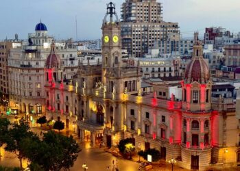 Valencia instalará una pantalla gigante en la plaza del Ayuntamiento para seguir la final del Mundial entre España y Argentina 13 HNN5EfzW0AAhI1K