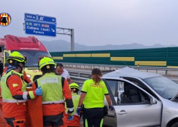 Un grave accidente de tráfico en la A-38 a la altura de Cullera moviliza a los servicios de emergencia