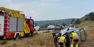 Un accidente de tráfico en la N-232 a su paso por Morella moviliza a los bomberos tras el vuelco de un vehículo