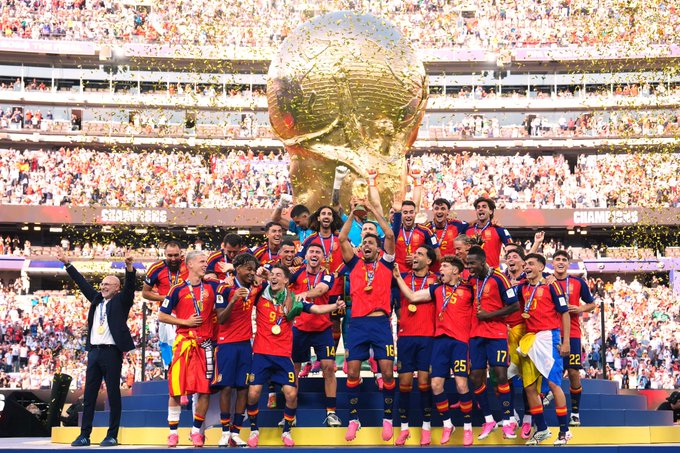 ¡MUNDIALAZO HISTÓRICO! ESPAÑA TOCA EL CIELO POR SEGUNDA VEZ 3 HNoAzZqWkAAm1cG