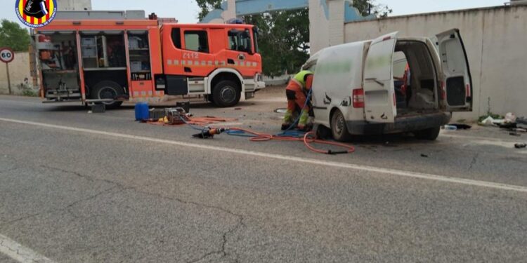 Trágico accidente en la N-III a su paso por Utiel: muere un conductor tras chocar contra un muro