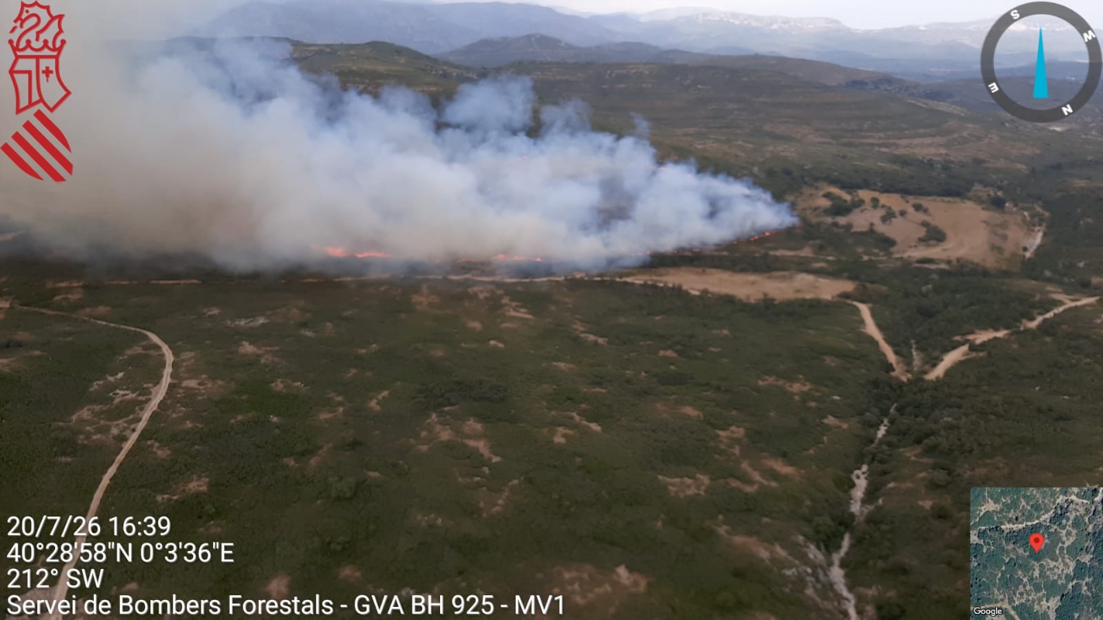 Declarado un incendio forestal en Catí que obliga a movilizar de urgencia a siete medios aéreos 2 HNrfWVsWEAAkfOS