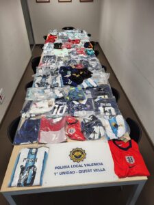 Escándalo en el Mercado Central de Valencia 2 HNvknj3WYAA8kFF