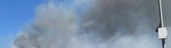 Despliegue masivo en La Vall d'Uixó para controlar un incendio en zona de interfaz urbano-forestal