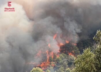 El incendio se complica en la Vall d'Uixó: activada la Situación 2 y movilizada la UME