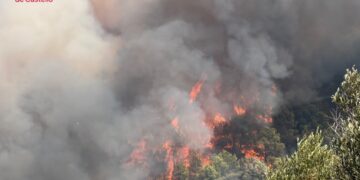 El incendio se complica en la Vall d'Uixó: activada la Situación 2 y movilizada la UME
