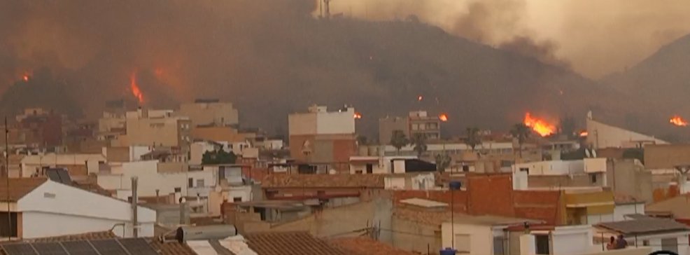 El fuego arrastra a más municipios de la Serra d'Espadà: se ordenan nuevas evacuaciones y el confinamiento de Bechí 3 HOGGsc WwAA3qf5