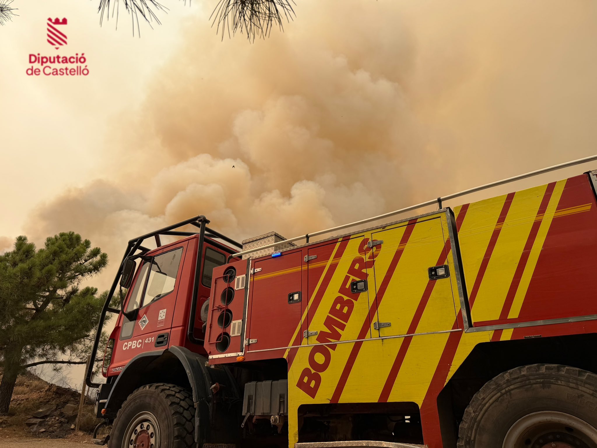 El incendio de la Serra d'Espadà se descontrola: más de 6.500 hectáreas quemadas y 75.000 personas afectadas 5 HOKdUtFX0AAhzcO