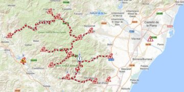 El incendio de la Vall d'Uixó corta 8 carreteras: la DGT pide evitar desplazamientos en la zona